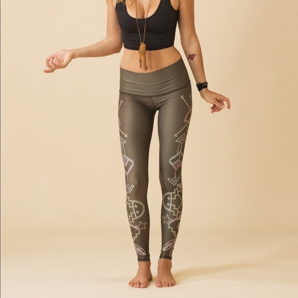 Teeki Seven Crowns hot pants